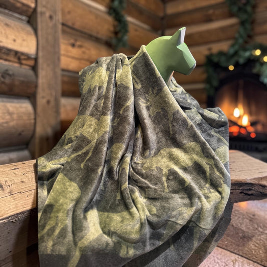 Pläd mörkgrön med gröna älgar